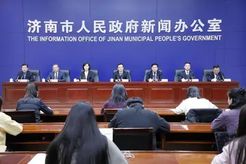 濟南首創(chuàng)城市家具一體化綜合保潔模式，環(huán)衛(wèi)設(shè)施提檔升級